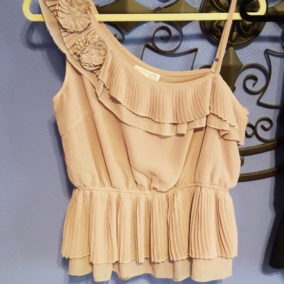 2 beautiful tank tops - Picture 2 of 7